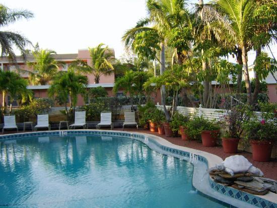 Tortuga Inn Beach Resort By Resortquest Bradenton Beach Exterior photo