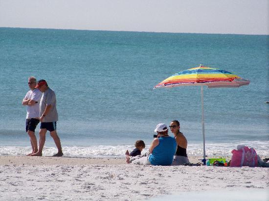 Tortuga Inn Beach Resort By Resortquest Bradenton Beach Exterior photo