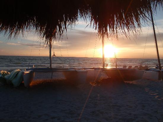 Tortuga Inn Beach Resort By Resortquest Bradenton Beach Exterior photo